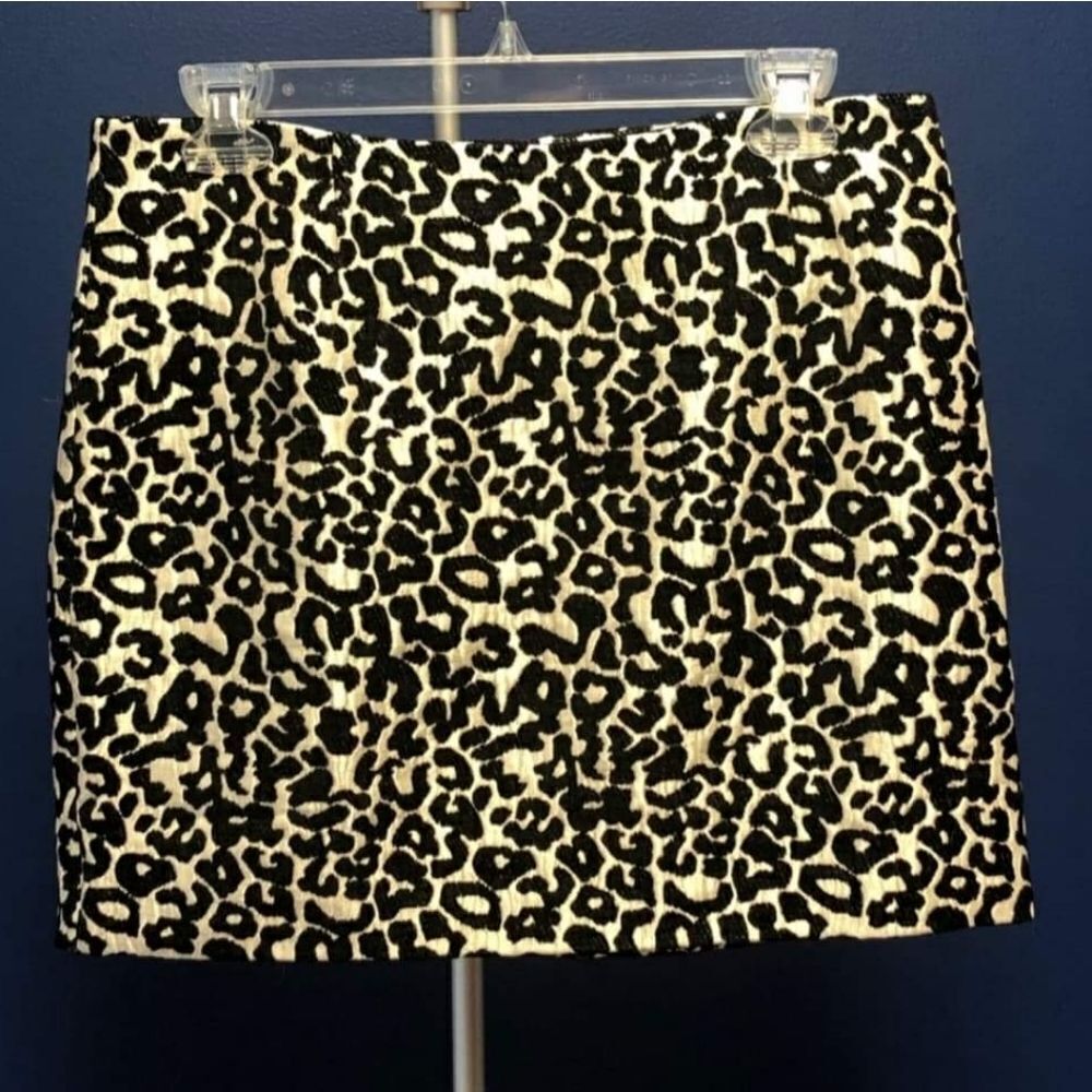 NWT Kendall & Kylie skirt size M
